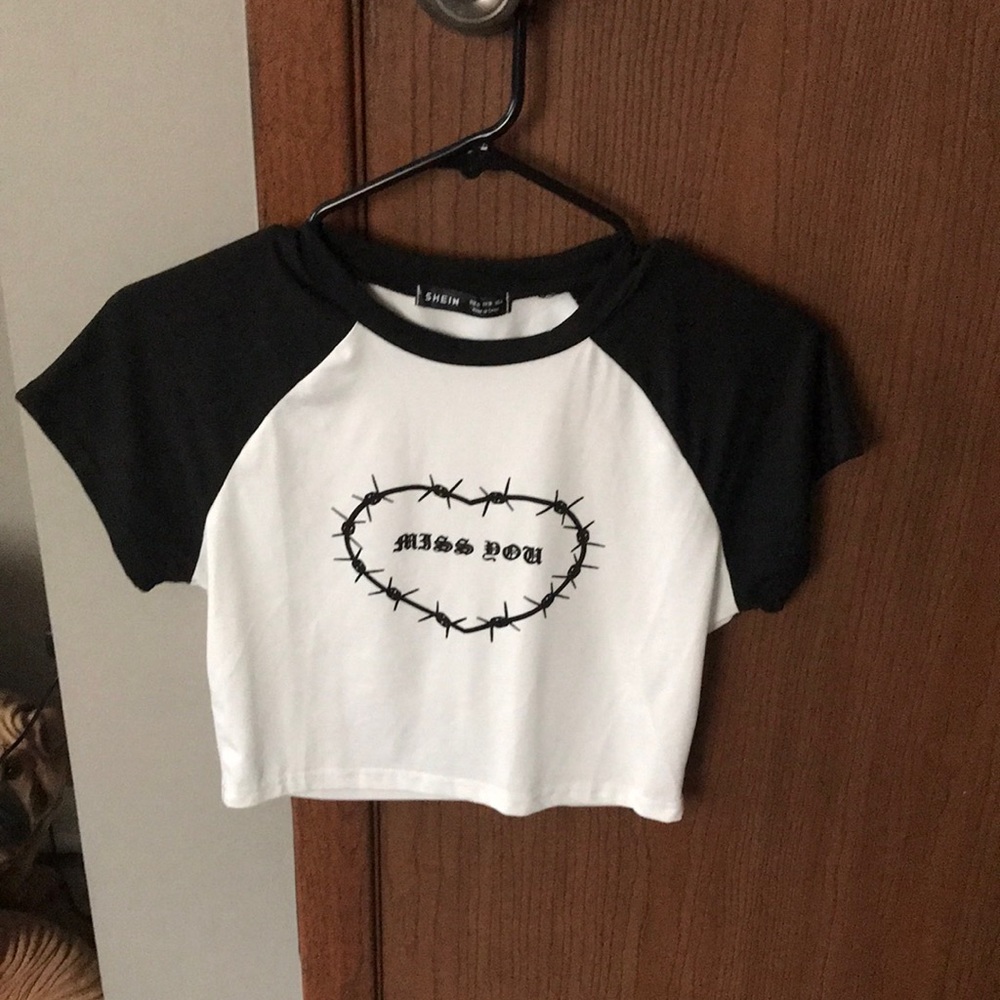 Barbed wire heart Crop top